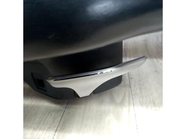 Genuine Mazda US product
Genuine leather handle
■
Lexus
Primary IS