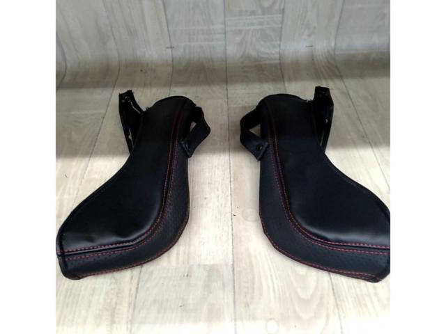 [Manufacturer unknown]
Side support with belt guide
Rear
Right and left
■
RECARO
TS-G