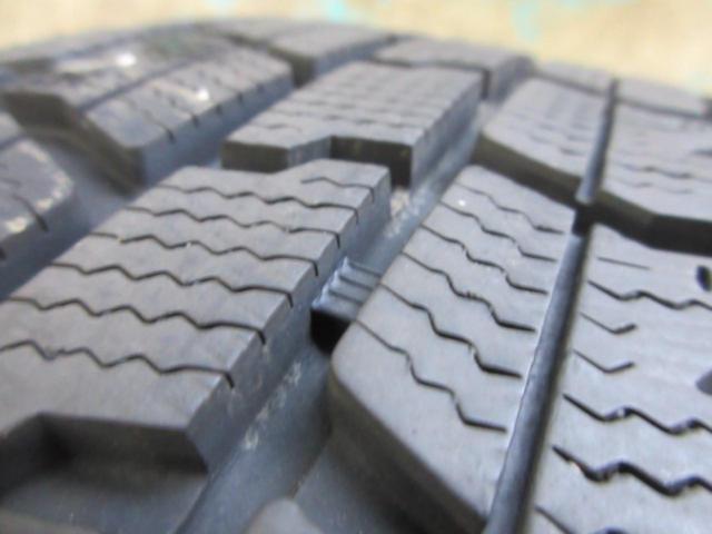 BADX D.O.S. ガビアルⅢ+GOODYEAR ICENAVI 7 185/65R15 4本