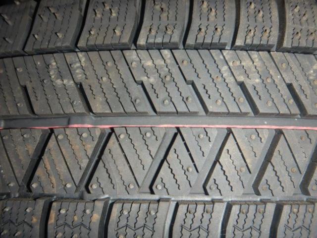 DUNLOP(ダンロップ) VIOLENTO(ヴィオレント) Violento JS  + BRIDGESTONE(ブリヂストン) BLIZZAK VRX3