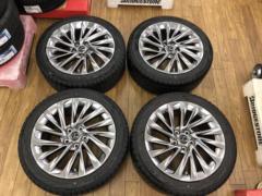 Genuine LEXUS parts
Lexus ES genuine tires + Yokohama IceGuard iG70 tires