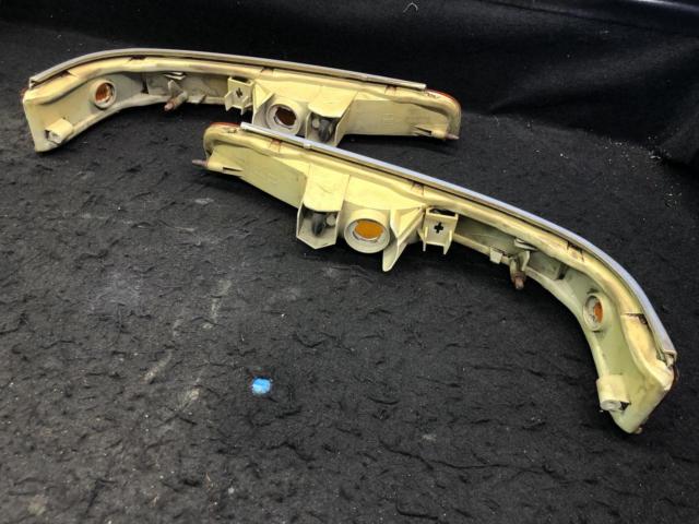 Genuine Toyota 100 Series Hiace Super GL Late Model Turn Signal Lamp Set (Left and Right)