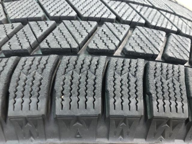 DUNLOP (Dunlop)
DUFACT (du fact)
DS9
+
BRIDGESTONE (Bridgestone)
Blizzak VRX3