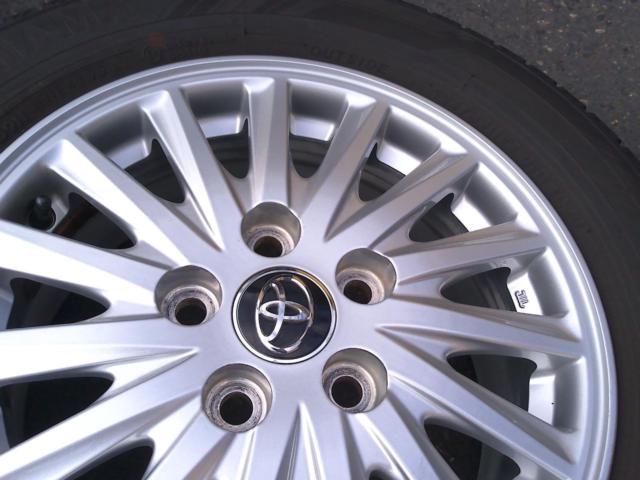 Toyota genuine
15 spoke
+
YOKOHAMA
iceGUARD
iG60