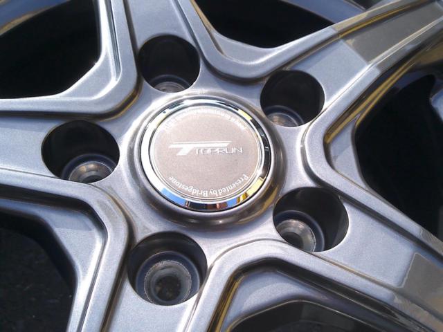 BRIDGESTONE
TOPRUN
VR5
+
BRIDGESTONE
BLIZZAK
VRX3