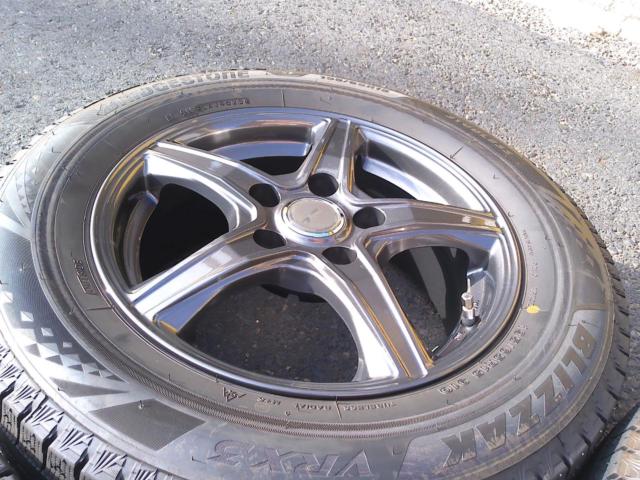 BRIDGESTONE
TOPRUN
VR5
+
BRIDGESTONE
BLIZZAK
VRX3