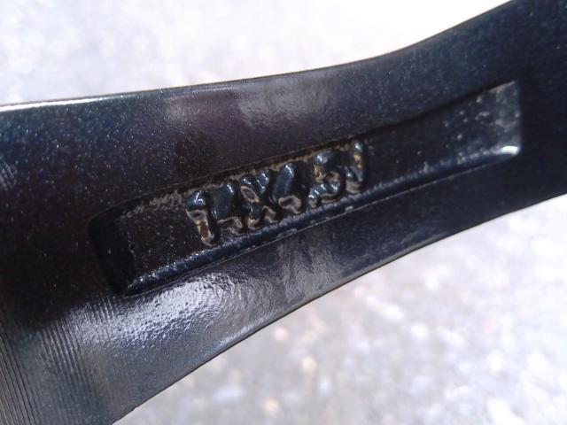 HOT
STUFF (hot staff) WAREN (waren)
12-spoke + Continental
VikingContact7