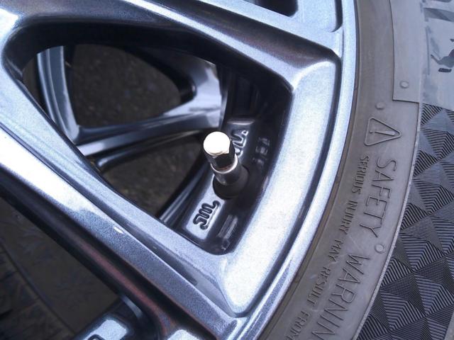 HOT
STUFF (hot staff) WAREN (waren)
12-spoke + Continental
VikingContact7