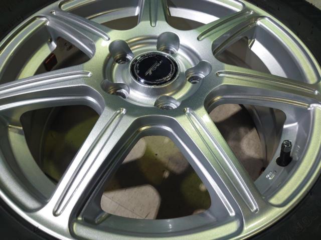 BRIDGESTONE (Bridgestone)
TOPRUN
+
KENDA (Kenda)
ICETECNEO
KR36
