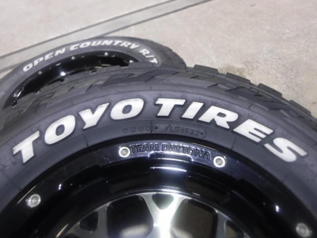 6 RAYS
DAYTONA (Daytona)
M9 + TOYO
OPEN
COUNTRY
R / T