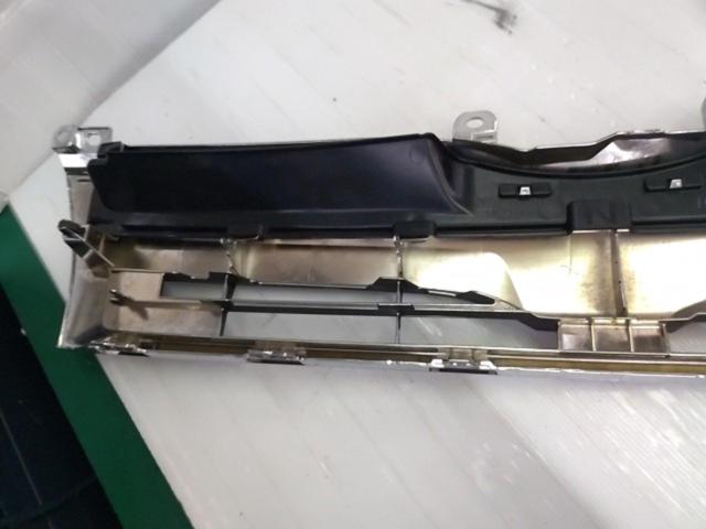 TOYOTA
Genuine front grille