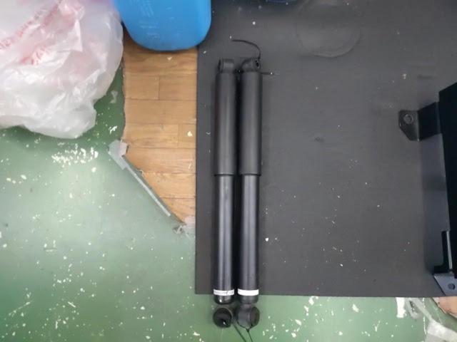 Toyota
Genuine shock