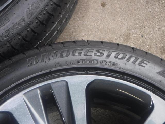4 Toyota Genuine Corolla Touring
WxB
Original wheel + BRIDGESTONE
TURANZA
T002