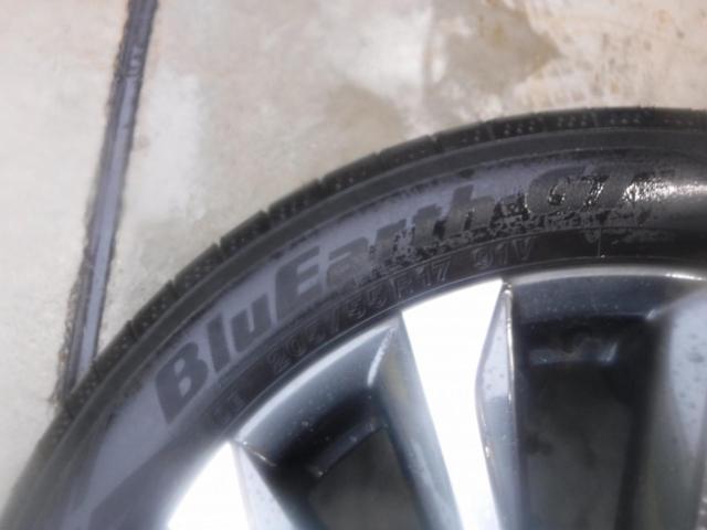 3 Toyota Genuine Voxy
90 system
S-Z
Previous period
Genuine + YOKOHAMA
BluEarth-GT