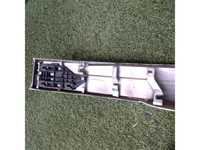 【トヨタ純正】80VOXY前期純正 バックドアガーニッシュ 品番76811-28290