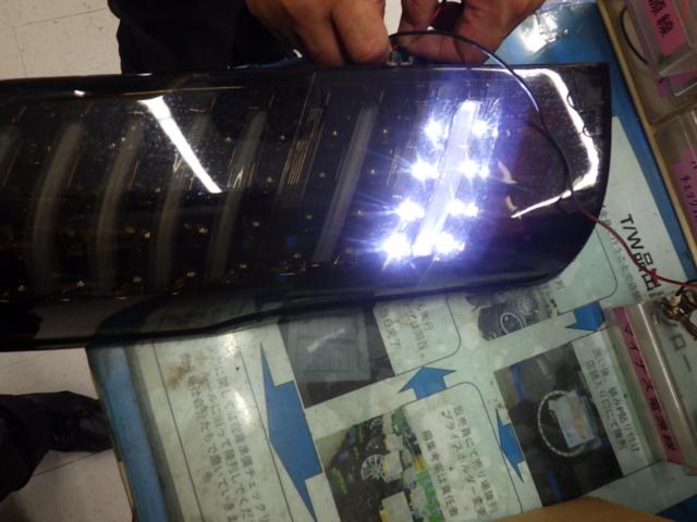 【助手席側のみ※ウインカー・バックのチューブLED薄め】【Valenti】ジュエルテールレンズ