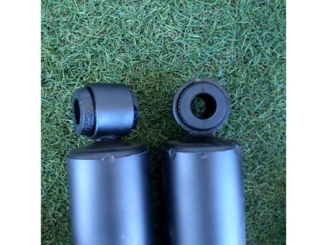 【ワケアリ】【トヨタ純正】200系ハイエース純正 ショックアブソーバー 品番48531-26A10/48511-26750