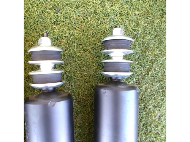 【ワケアリ】【トヨタ純正】200系ハイエース純正 ショックアブソーバー 品番48531-26A10/48511-26750