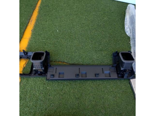 【トヨタ純正】200系ハイエース純正 インストルメントクラスタフィニッシュパネル