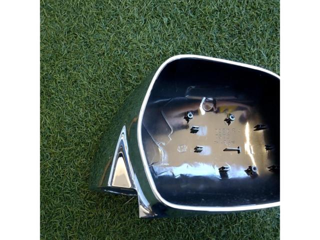 【トヨタ純正】200系ハイエース純正ドアミラーカバー 右側のみ
