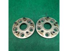 REAL
Wide tread spacer with hub
PCD: 114.3-5H / M12XP1.5 / Thickness 15mm / Hub diameter 60Φ
※ for Toyota vehicles