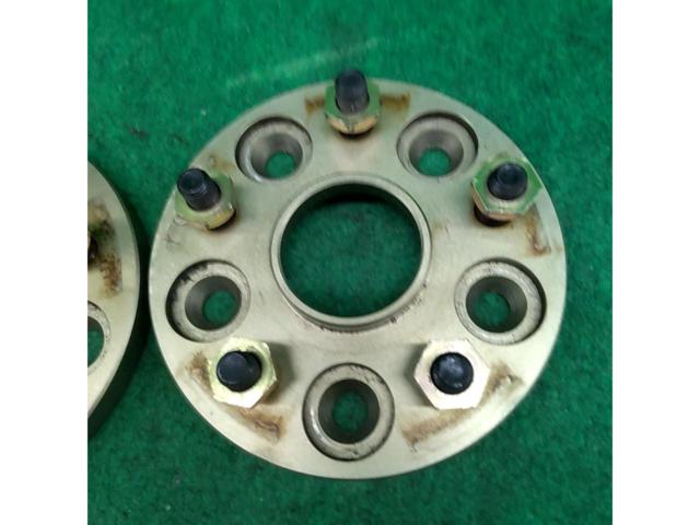 REAL
Wide tread spacer with hub
PCD: 114.3-5H / M12XP1.5 / Thickness 15mm / Hub diameter 60Φ
※ for Toyota vehicles