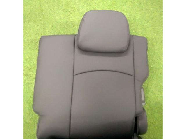 三菱純正(MITSUBISHI) デリカD:5 前期 純正 3列目シート サードシート 右側のみ