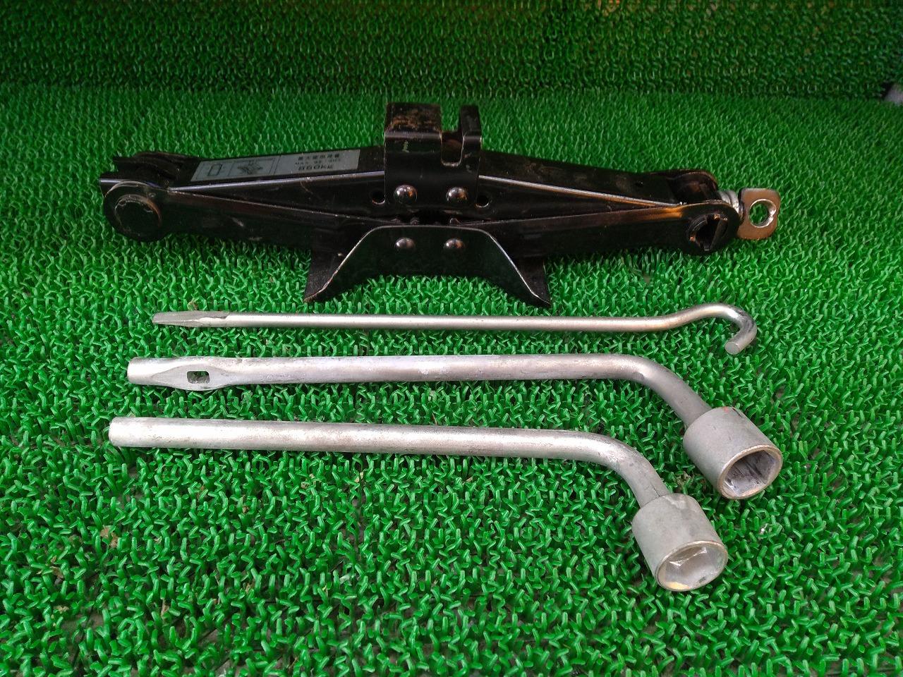 Unknown Manufacturer
Pantograph jack