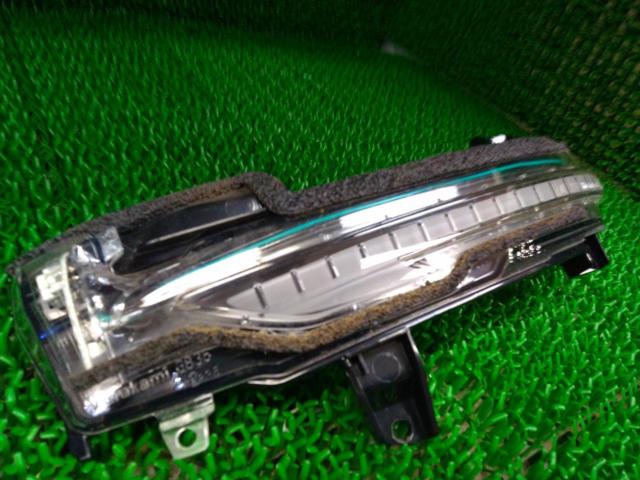 日産純正    セレナ(C27) 純正ドアミラーLEDウィンカー(ユニットのみ)左右セット