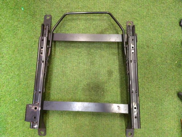 Driver's seat side NEOSYS
Seat rail
Fit (GK3/5/6
GP5 / 6)