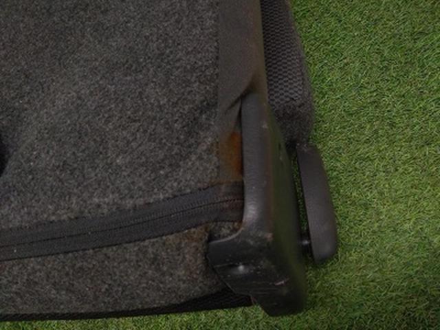 Toyota genuine
200 series Hiace (standard body)
Second-row seat
