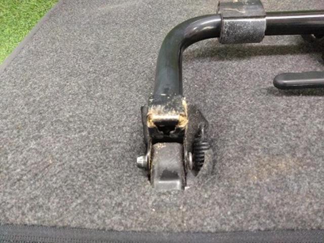 Toyota genuine
200 series Hiace (standard body)
Second-row seat