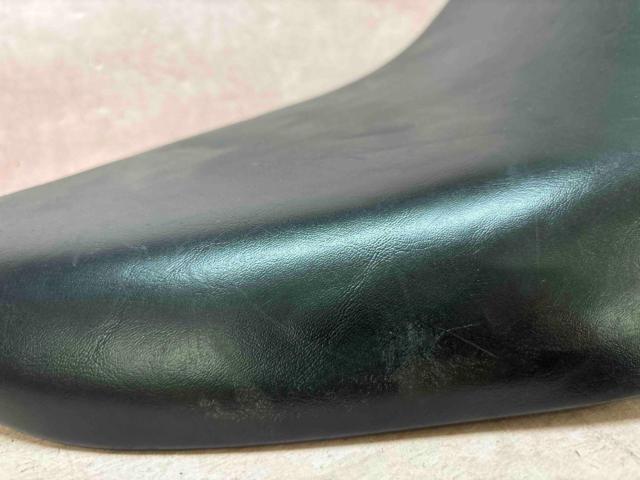 LEPERA シート ソフテイル FLSTCにて使用