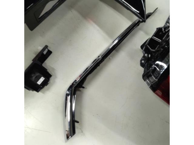 トヨタ 40系 アルファード 純正 テールレンズ 左右セット + センターガーニッシュ