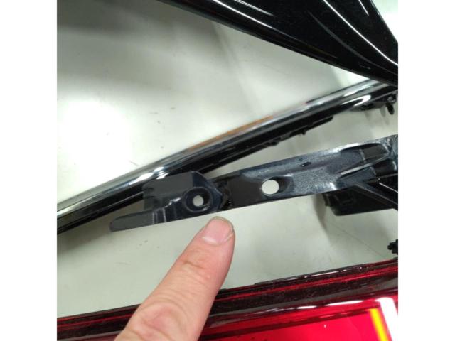 トヨタ 40系 アルファード 純正 テールレンズ 左右セット + センターガーニッシュ