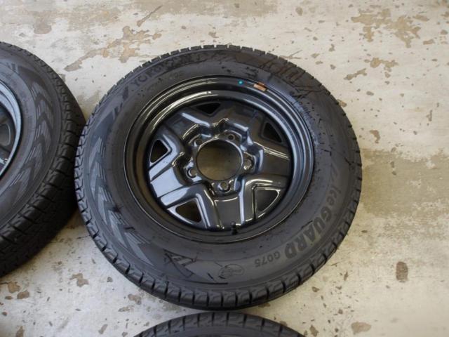 8 Suzuki Genuine Parts
Jimny
JB64W
Genuine steel wheel + YOKOHAMA
iceGUARD
G075