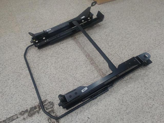 【運転席 RH側】【RECARO】シートレール