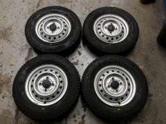 1. Genuine Suzuki part
Carry
Genuine steel wheels + BRIDGESTONE BLIZZAK
VL10