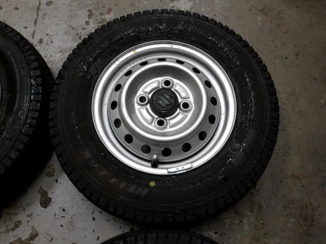 1. Genuine Suzuki part
Carry
Genuine steel wheels + BRIDGESTONE BLIZZAK
VL10