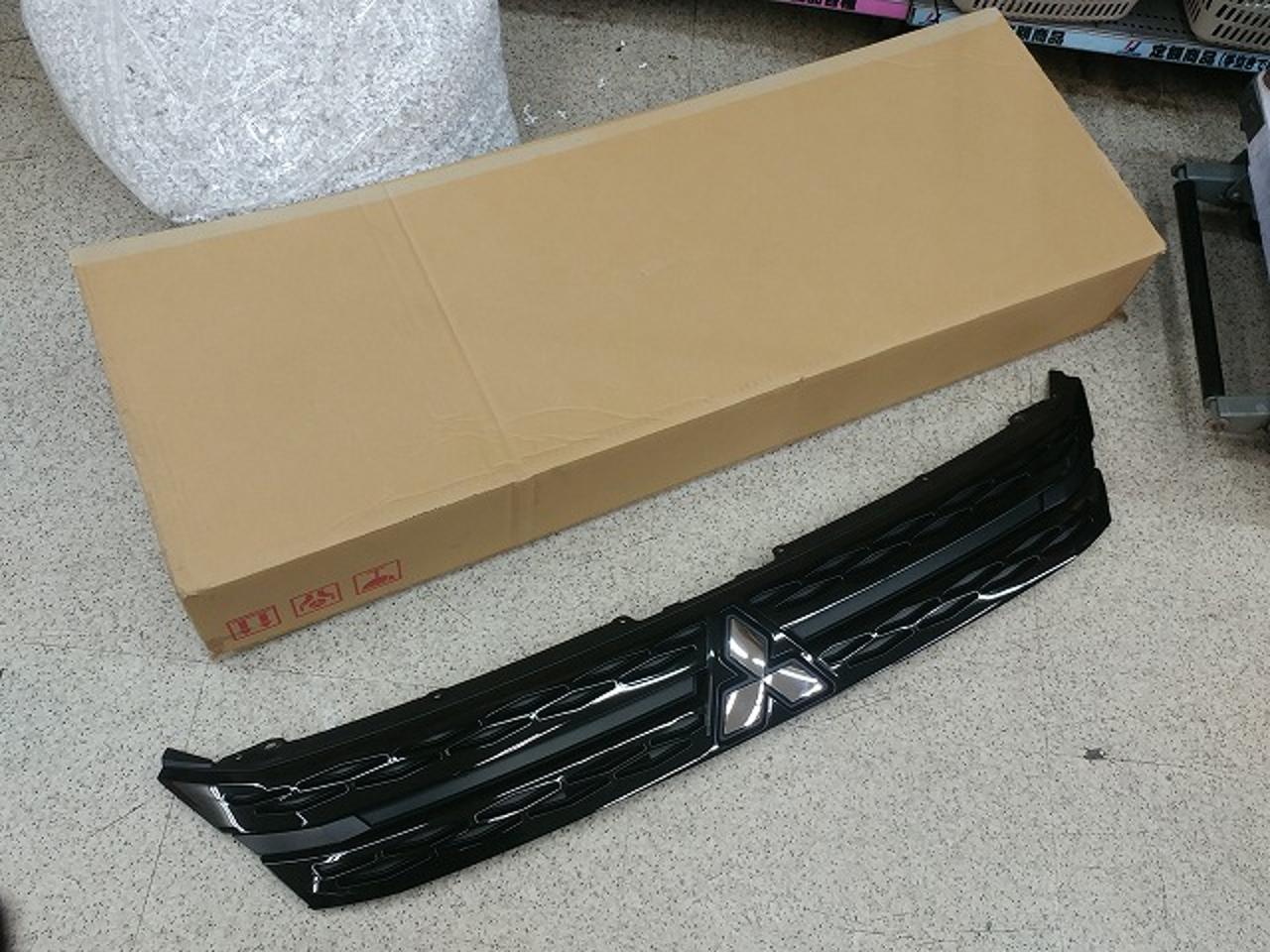 三菱純正 フロントグリル