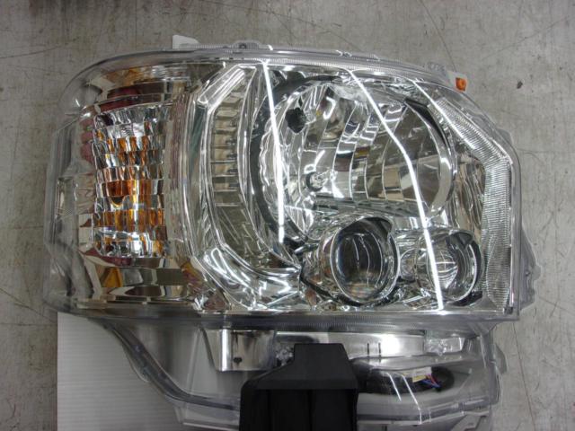 【トヨタ純正】200ハイエース8型純正LEDヘッドライト