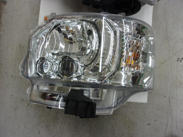 【トヨタ純正】200ハイエース8型純正LEDヘッドライト