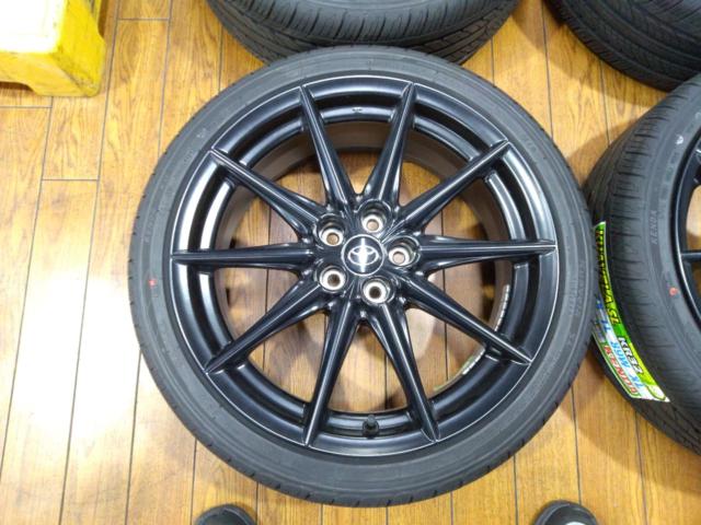 トヨタ GR86 純正ホイール(RZ) + KENDA KUAVELA SL KR32(2024年製造)