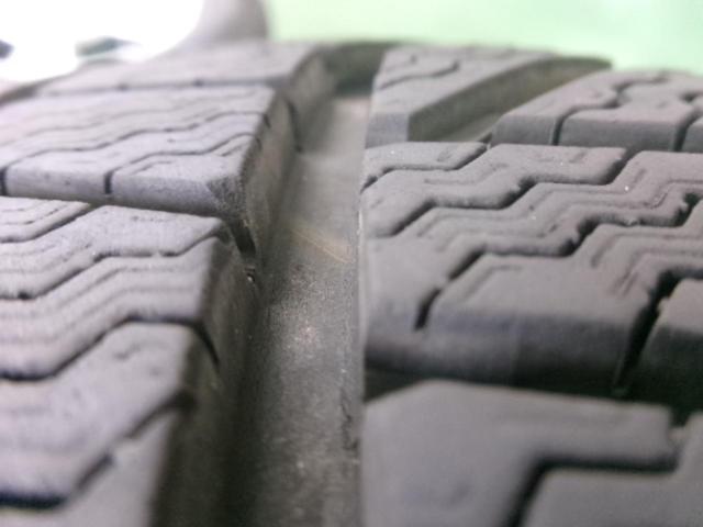 メーカー不明ホイール + Continental Viking Contact7 215/70R16