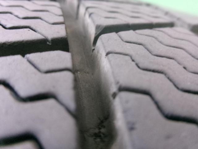 メーカー不明ホイール + Continental Viking Contact7 215/70R16