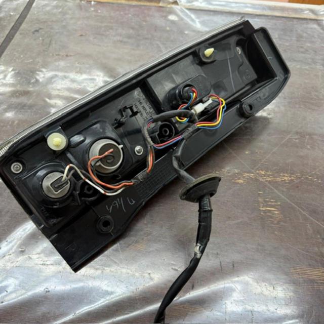 【三菱純正】H82W ekワゴン 純正 LED テールランプ 右側 