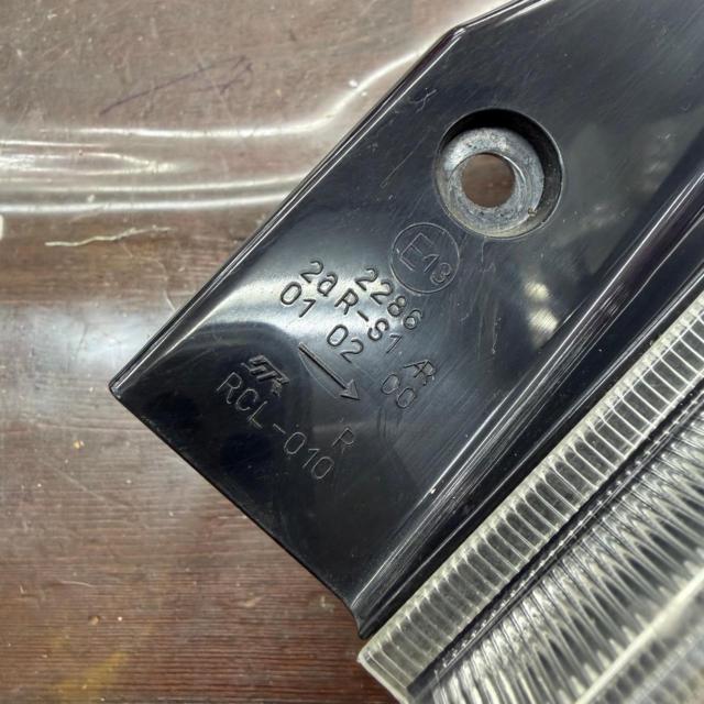 【三菱純正】H82W ekワゴン 純正 LED テールランプ 右側 