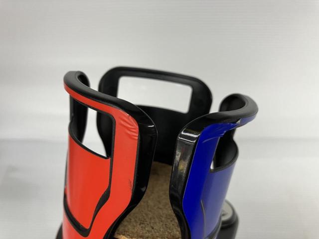 Fungoo
Moving cup holder