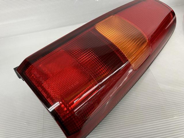 スズキ (SUZUKI) JB23W ジムニー 純正テール  品番:KOITO 220-32081
