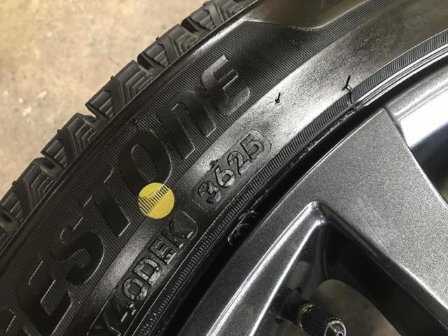 トヨタ (TOYOTA) クラウンエステート Zグレード純正ホイール + BRIDGESTONE BLIZZAK WZ-1 235/45R21 101Q